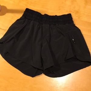 Lululemon tracker shorts